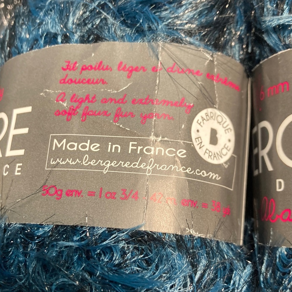 10 NWT Bergere de France Soft Faux Fur Yarn Color Petrole ALL‎ Lot L9975 - Picture 2 of 15
